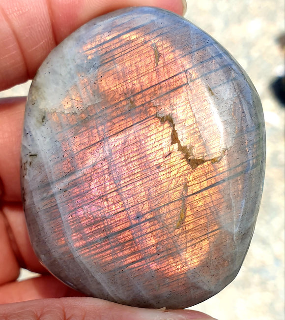 #58 Labradorite Palmstone